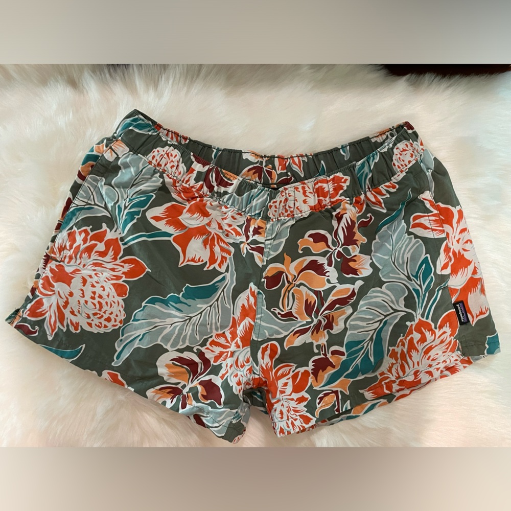 Patagonia Women's Barely Baggies Shorts 2½" Floral Print Medium